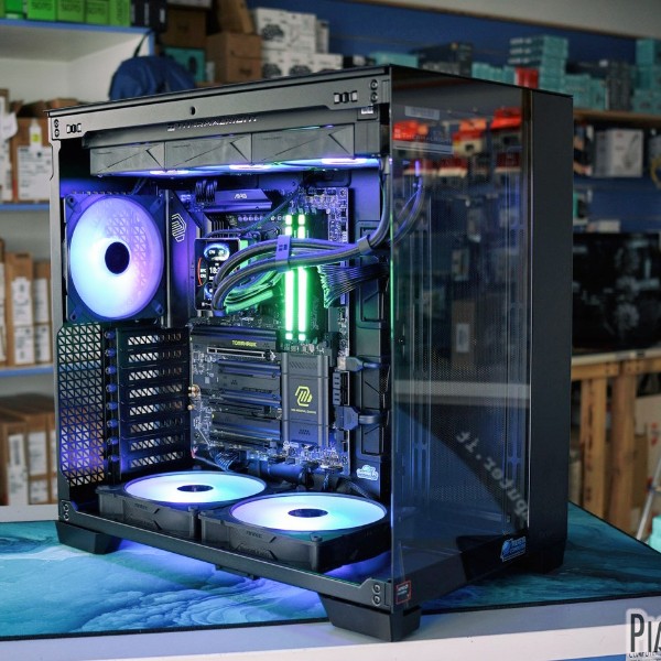 Computer C898X - AMD Ryzen 9800X3D Liquid LCD, 32GB RAM D5 CL30, SSD 1TB PRO e 2TB, WIFI/BT. Win 11 PRO